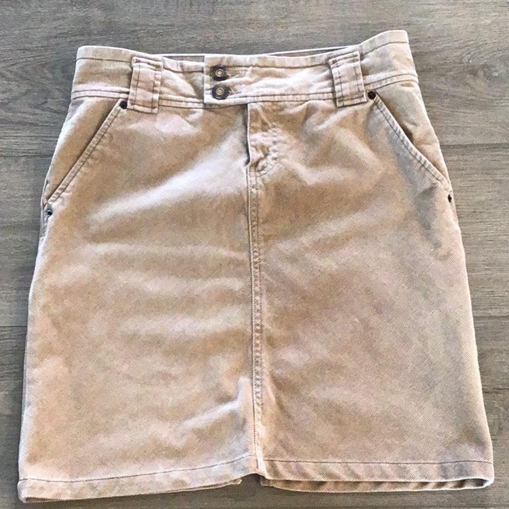 Vintage Gap size 4 tan corduroy skirt